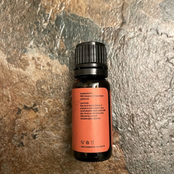 Eden’s Garden cinnamon leaf essential oil - Picture 2 of 3
